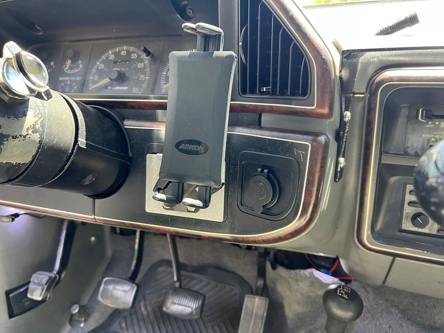Ford Bricknose Phone/Accessory Mount