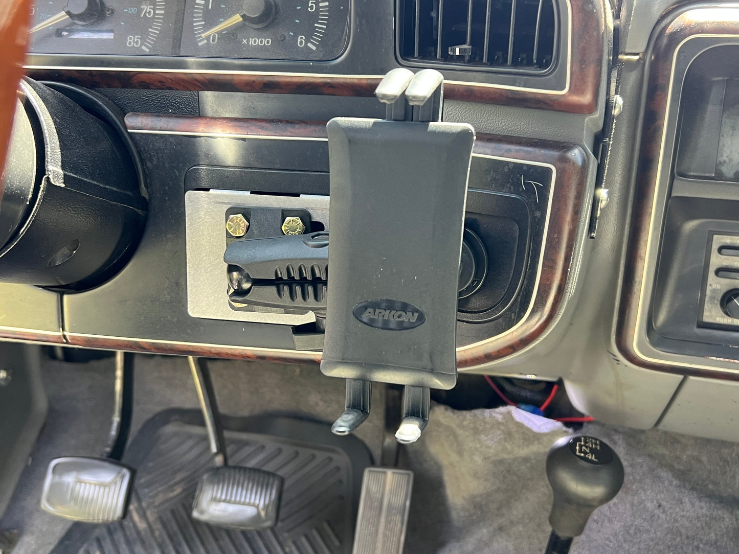 Ford Bricknose Phone/Accessory Mount